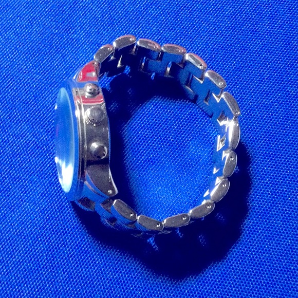 Chunky Sporty Blue Dial Face Watch - Picture 3 of 5